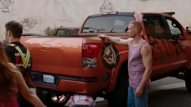 Bombas Light Washed Pur­ple Mus­cle Tee as seen in 9-1-1 (S02E04)