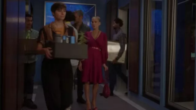 Giuseppe Zanotti Sophie Sandals portée par Carrie Bradshaw (Sarah Jessica Parker) comme on le voit dans And Just Like That... (S02E02)