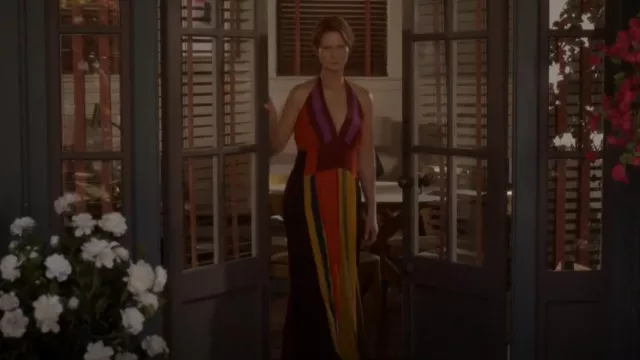 Silvia Tcherassi Tawny Robe à col rond rayé portée par Miranda Hobbes (Cynthia Nixon) comme on le voit dans And Just Like That... (S02E01)