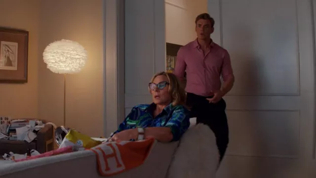 Hermes Blanket in orange of Madolyn Addison (Kim Cattrall) as seen in Glamorous (S01E03)