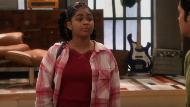 Zara Oversized Check Overshirt porté par Millicent (Jaidyn Triplett) comme on le voit dans iCarly (S03E05)