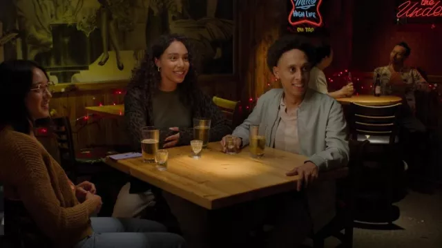 Zadig & Voltaire Leopard Print V-Neck Cardigan usado por Ruby (Emma Ferreira) como se ve en Unstable (S01E05)