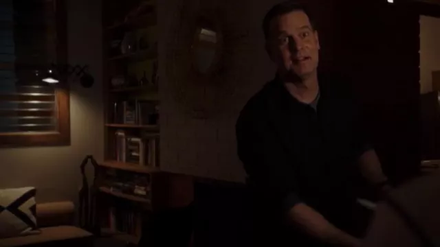 CB2 Mod­ern Pil­low Cov­er used by Athena Grant (Angela Bassett) as seen in 9-1-1 (S02E10)