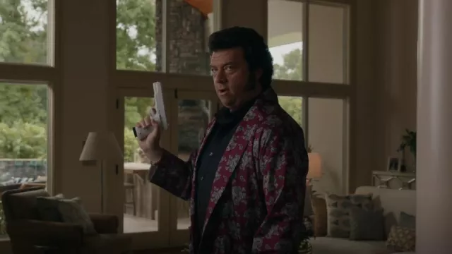 Bown Of London Light­weight Dress­ing Gown worn by Jesse Gemstone (Danny McBride) as seen in The Righteous Gemstones (S03E04)