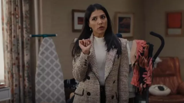 Zara Tex­tured Blaz­er worn by Dawn (Nazneen Contractor) as seen in Children Ruin Everything (S02E08)