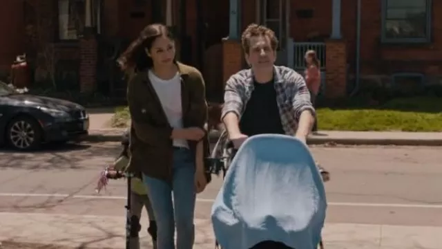 Libérez les gens Une veste scoute portée par Astrid (Meaghan Rath) comme on le voit dans Children Ruin Everything (S02E13)