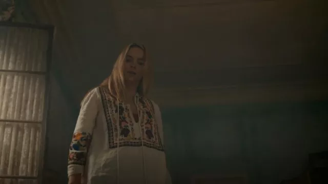 Gucci Floral Bordado Kaftan usado por Villanelle (Jodie Comer) como se ve en Killing Eve (S04E05)