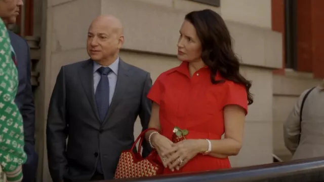 Lulu Guinness Basketweave Handle Bag usado por Charlotte York (Kristin Davis) como se ve en And Just Like That... (S02E04)