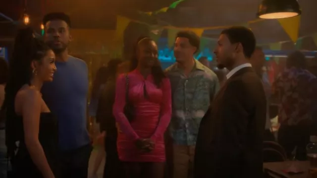 Chemise sergé en soie à col floral Amiri Camp-Collar portée par Andre Johnson, Jr. (Marcus Scribner) comme on le voit dans grown-ish (S06E02)