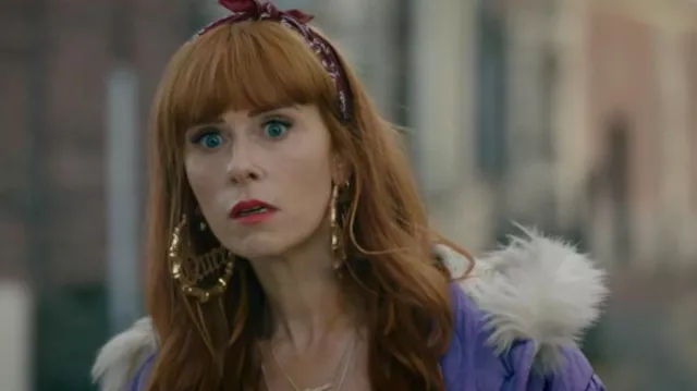 The gold earrings "Queen" worn by Morgane Alvaro (Audrey Fleurot) in the HPI series: High Intellectual Potential (S02E01)