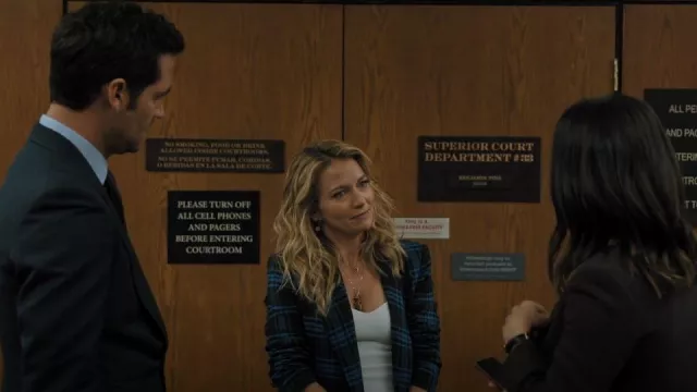 Alice + Olivia Denny Blazer worn by Lorna (Becki Newton) as seen in The Lincoln Lawyer (S01E07)