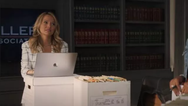Alice + Olivia Breann Blazer worn by Lorna (Becki Newton) as seen in The Lincoln Lawyer (S02E04)