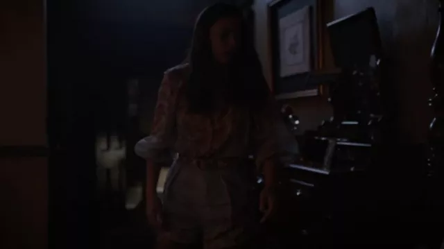 Zimmermann Andi Blouse worn by Vida Perez Prescott (Lorenza Izzo) as seen in Panhandle (S01E07)