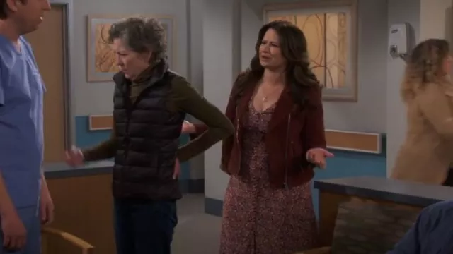 Blanknyc Suede Mo­to Jack­et worn by Jen (Katie Lowes) as seen in How We Roll (S01E11)