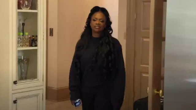 Skims Cozy Knit Uni­sex Pullover worn by Kandi Burruss as seen in The Real Housewives of Atlanta (S15E09)