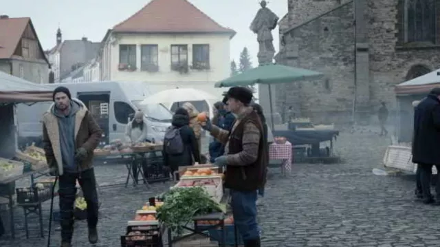 Kouřim in Czech Republic as Gmunden in Austria, where Tyler Rake (Chris Hemsworth) recovers in a cozy cabin in Extraction 2 movie