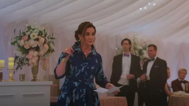 Teri Jon por Rickie Freeman Vestido floral Jacquard usado por Isabel (Elizabeth Perkins) como se ve en The Afterparty (S02E01)