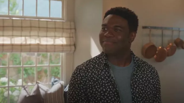 A.P.C. Paul Chemise portée par Aniq (Sam Richardson) vue dans The Afterparty (S02E01)