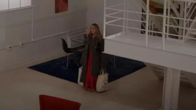 Murray's We Know Cheese Tote usado por Carrie Bradshaw (Sarah Jessica Parker) como se ve en And Just Like That... (S02E05)