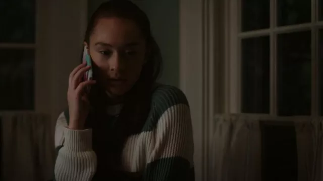Forever 21 Striped Raglan Sweater worn by Belly (Lola Tung) as seen in The Summer I Turned Pretty (S02E01)