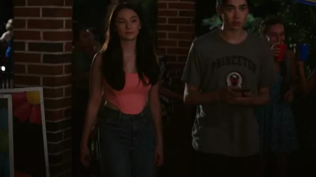 Levi's High Loose Flare Rip Knee worn by Belly (Lola Tung) as seen in The Summer I Turned Pretty (S02E01)