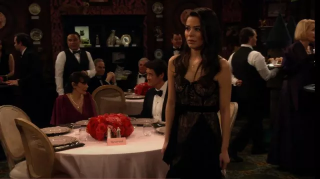 Alice + Olivia Chantil Lace Gown worn by Carly Shay (Miranda Cosgrove) as seen in iCarly (S03E08)