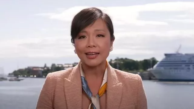 L’Agence Brooke Tweed Blazer porté par Weijia Jiang vu dans CBS Mornings le 13 juillet 2023