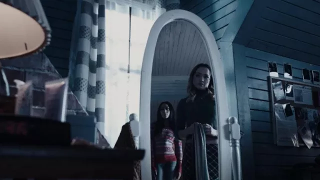 Tobi Say You Will Cropped Turtleneck Sweater worn by Megan Landry (Sadie Stanley) as seen in Cruel Summer (S02E07)