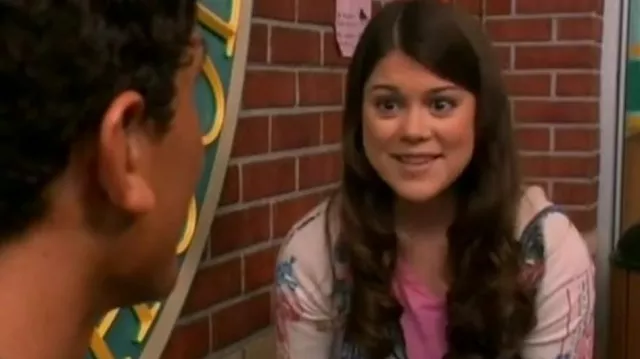 Cream And Pink Hoodie Worn By Jennifer Ann Moze Mosely Lindsey Shaw Cream And Pink Hoodie Worn By Jennifer Ann Moze Mosely Lindsey Shaw