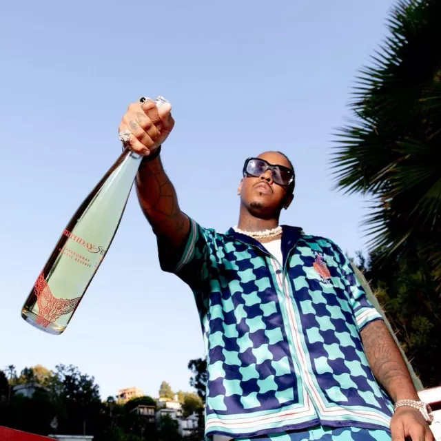 Loewe Black & Pink Dive Mask Sunglasses worn by Jeremih on the Instagram account @jeremih