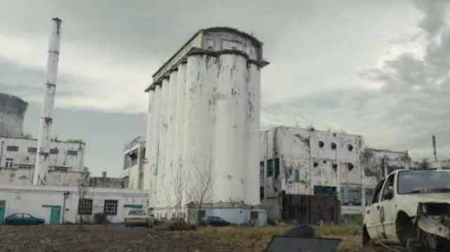 The old Shredded Wheat Factory in Welwyn Garden City as New Skrullos, located in the show 312 km southwest of Moscow as seen in Secret Invasion (S01E01)