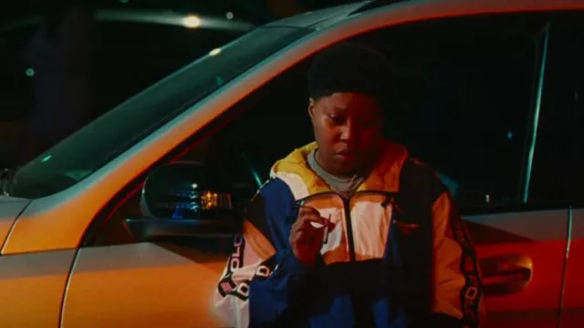 Polo Ralph Lauren Polo Sport Water-Repellent Windbreaker usado por Dre (Dominique Fishback) como se ve en Swarm (S01E07)