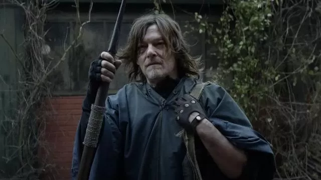 Gants sans doigts en cuir portés par Daryl Dixon (Norman Reedus) comme on le voit dans The Walking Dead: Daryl Dixon (saison 1)