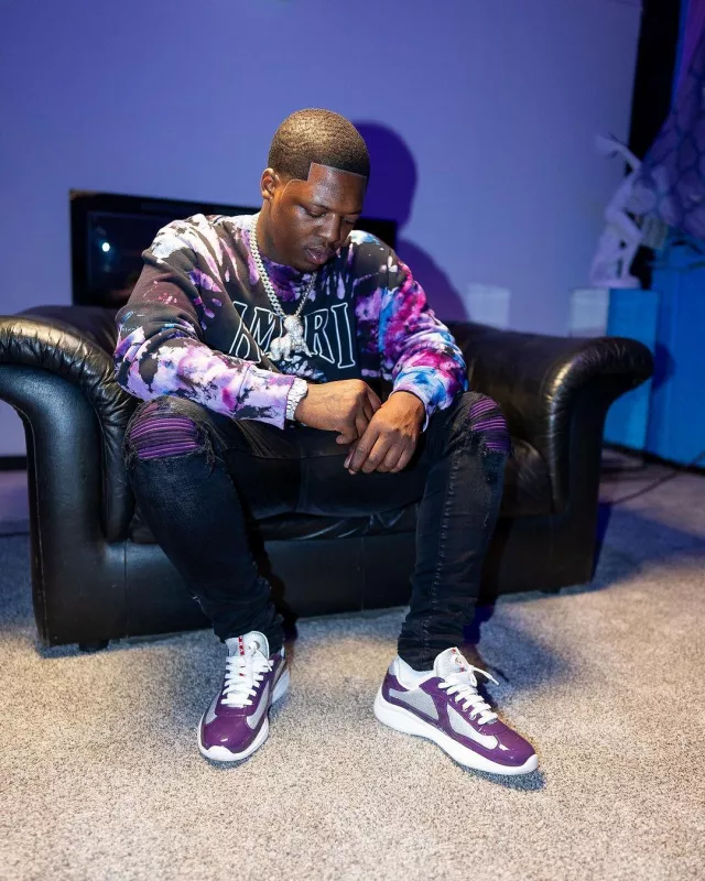 Prada Patent Purple & Silver Americas Cup Sneakers portées par Lil Zay Osama sur son compte Instagram @lilzayosama