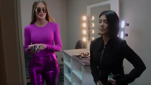 Skims Fits Everybody Long Sleeve Crew Neck Bodysuit worn by Khloé  Kardashian as seen in The Kardashians (S03E09)