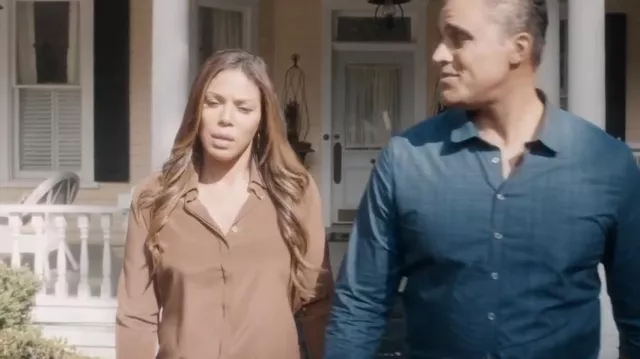 Chemise en soie ajustée Theory Classic portée par Grace Greenleaf (Merle Dandridge) vue dans Greenleaf (S05E02)