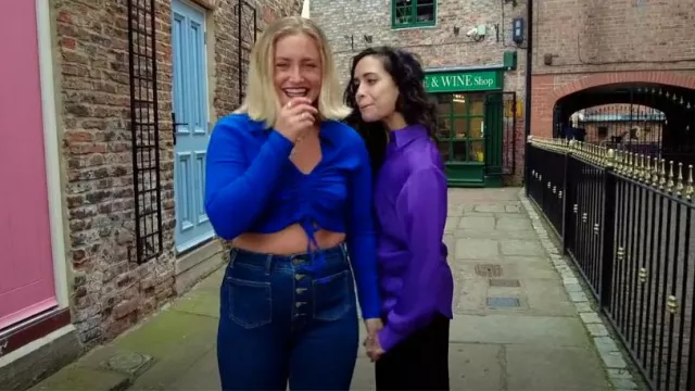 New Look Long Sleeve Ruched Front Crop Top in Bright Blue worn by Dempsey as seen in 90 Day Fiancé: Before the 90 Days (S06E08)