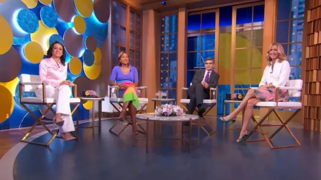 Robe midi rayée Colorblock de Christopher John Rogers portée par Robin Roberts telle que vue dans Good Morning America le 24 juillet 2023