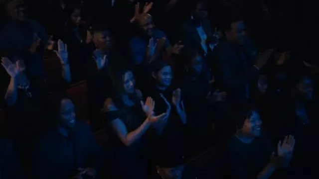 Cinq A Sept Reiko Robe à manches roulées à manches volantes portée par Sophia Greenleaf (Desiree Ross) vue dans Greenleaf (S05E08)