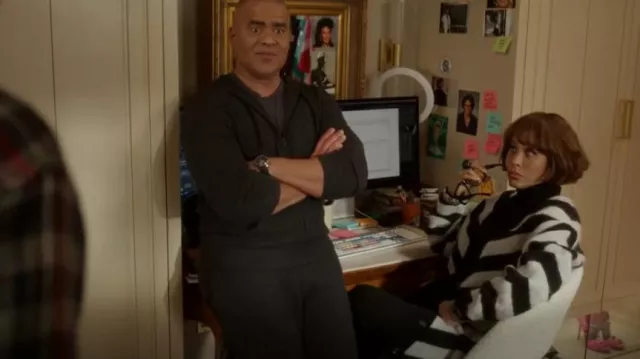 Faites tourner Kayana Chevron Cardigan porté par Lisa Todd Wexley (Nicole Ari Parker) comme on le voit dans And Just Like That... (S02E07)