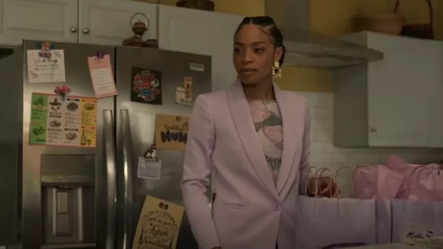 Alice + Olivia Yuriko Shawl Col­lar Blaz­er worn by Jenna Carson (Shinelle Azoroh) as seen in Swagger (S02E02)