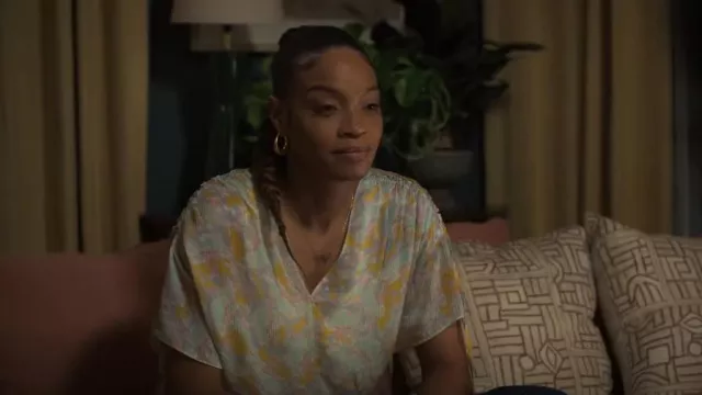 Vince Women's Lotus Ruched Flutter Slv Blouse worn by Tonya Edwards (Christina Jackson) as seen in Swagger (S02E02)