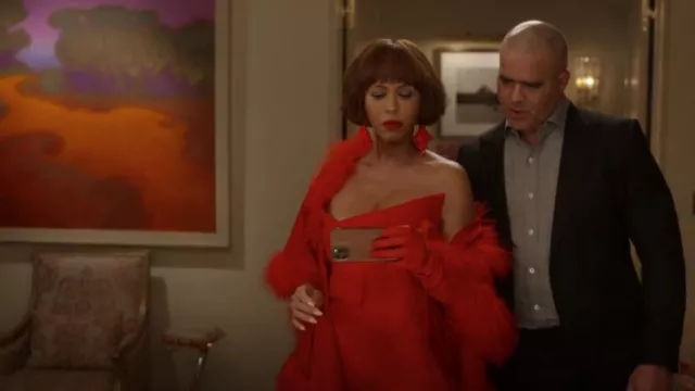 Paula Rowan Opera Gloves worn by Lisa Todd Wexley (Nicole Ari Parker) as seen in And Just Like That… (S02E07)