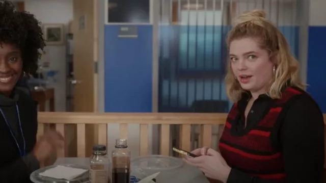 Re/done Wool Sweater Vest porté par Sloane (Cate Hayman) comme on le voit dans And Just Like That... (S02E08)