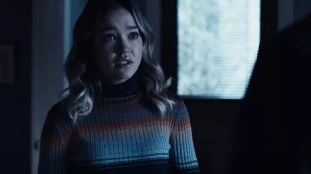 American Eagle Bodycon Turtleneck Sweater usado por Megan Landry (Sadie Stanley) como se ve en Cruel Summer (S02E10)