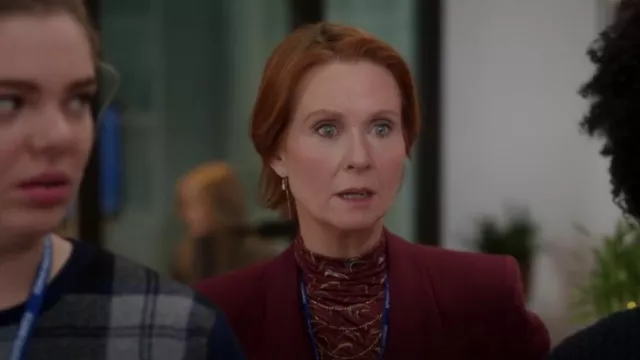 Peggy Li Opal Thread­er Ear­rings worn by Miranda Hobbes (Cynthia Nixon) as seen in And Just Like That… (S02E08)