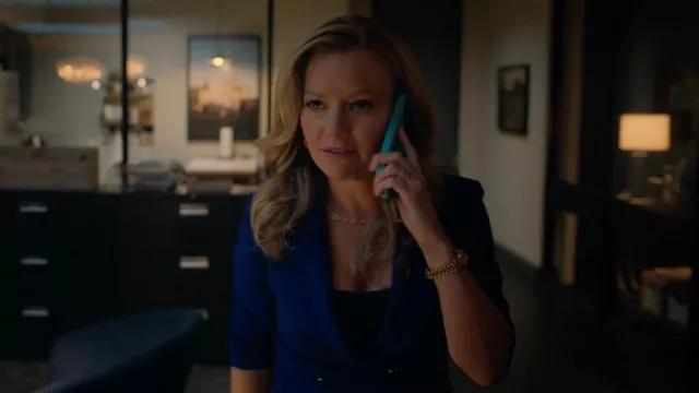 Gorjana XL Parker Necklace worn by Lorna Crane (Becki Newton) as seen in The Lincoln Lawyer (S02E09)