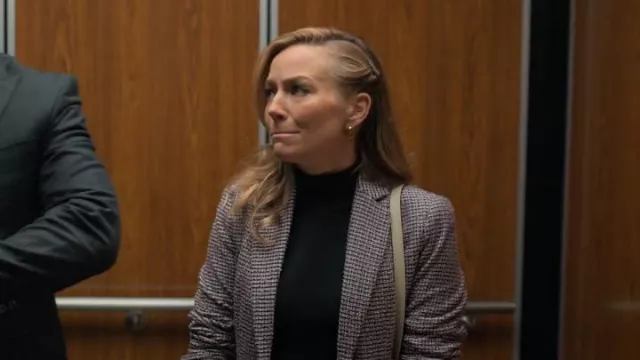 Gorjana Parker Huggies worn by Lorna Crane (Becki Newton) as seen in The Lincoln Lawyer (S02E10)