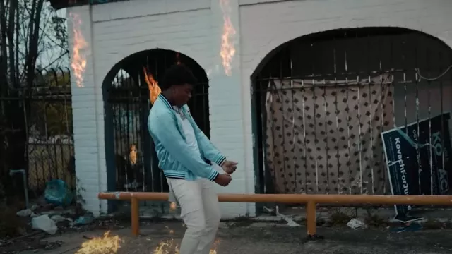 Purple Brand Op­tic White Car­go Pants worn by Yungeen Ace in Variable Star (Official Music Video)