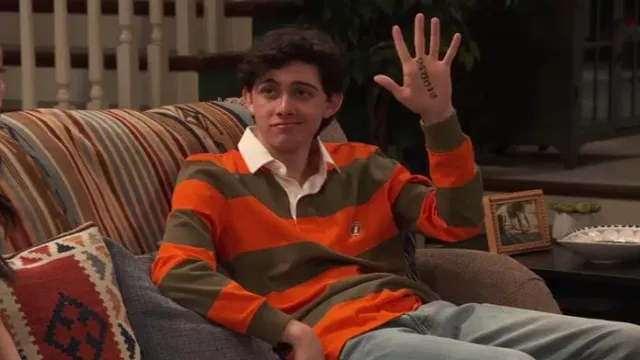 Ralph Lauren Logo Chemise en coton brodé portée par Neil (Felix Avitia) vue dans Raven’s Home (S06E12)